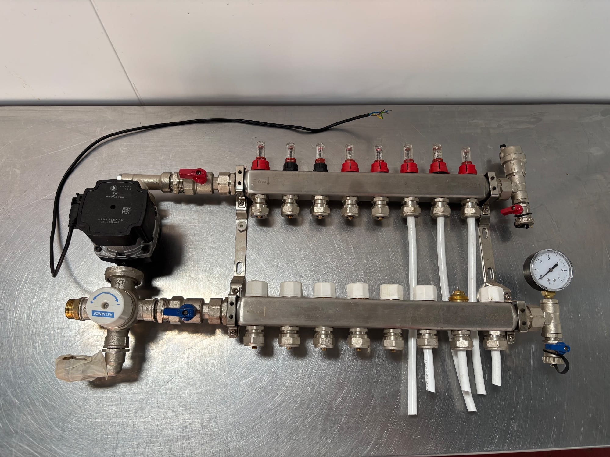 Underfloor heating manifold