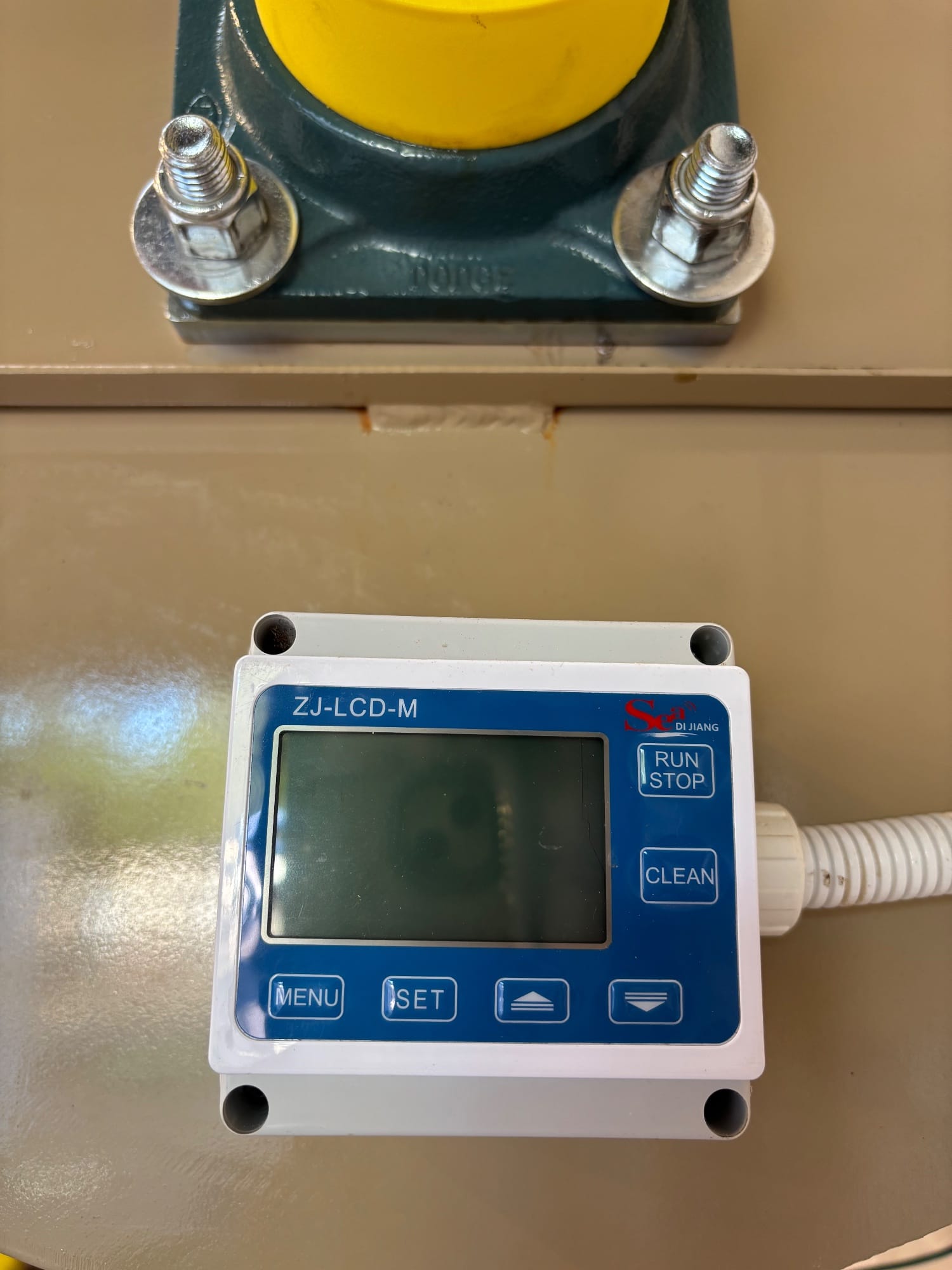 Digital flow meter: set litres, it stops itself